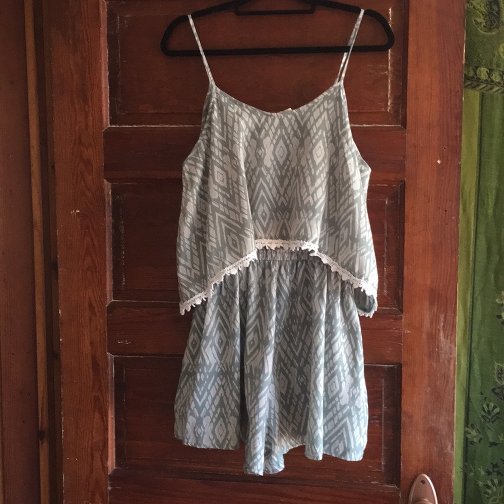 Romper - Picture 2 of 4